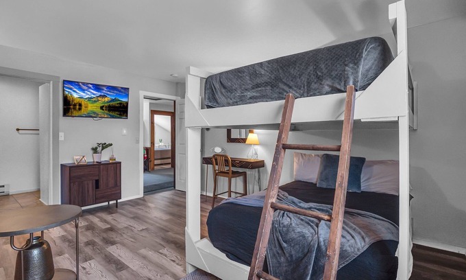 Ellicottville Cabin | Timberline Lodge - Downtown Ellicottville - Room 303