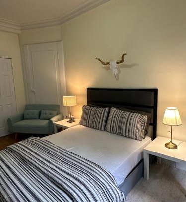 Midtown West House | TIME SQUARE 42nd Street Private Room