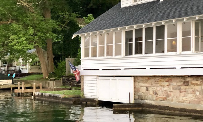 Cuba House | Timeless 4 Bedroom Lakefront House with Gorgeous Views. Pontoon Available