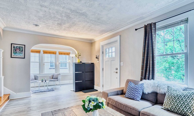 Kearny House | Timeless Terrace on Wilkinson #42171