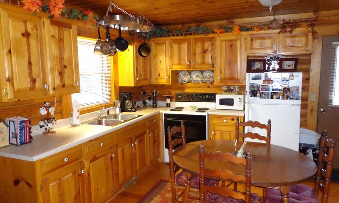 Lynn Cabin | Tim’s Cabin on Melrose Mountain
