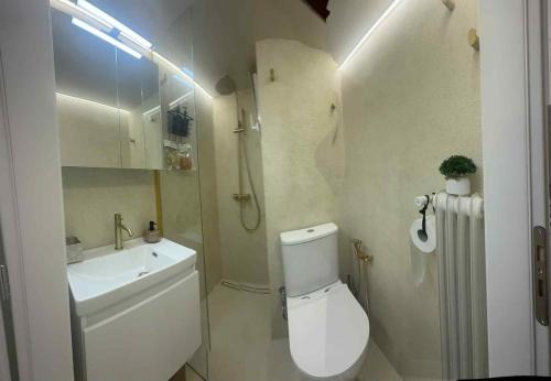 Petroupoli Apartment | Tiny apartment in Petroupoli