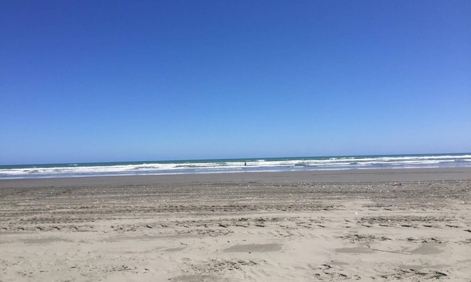 Waikawa Beach Cabin | Tiny beach holiday house an hour from Wellington