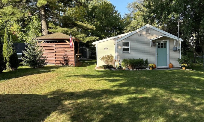 Houghton Lake Heights Cottage | Tiny & Cute Houghton Lake Cottage With Dock, Pontoon Boat & Golf Cart