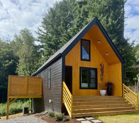 Waynesville House | Tiny House Comfort in the Heart of Waynesville