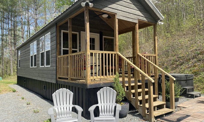 Stecoah Cottage | Tiny House Getaway