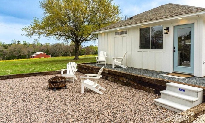 Tyler Apartment | Tiny House in the Country