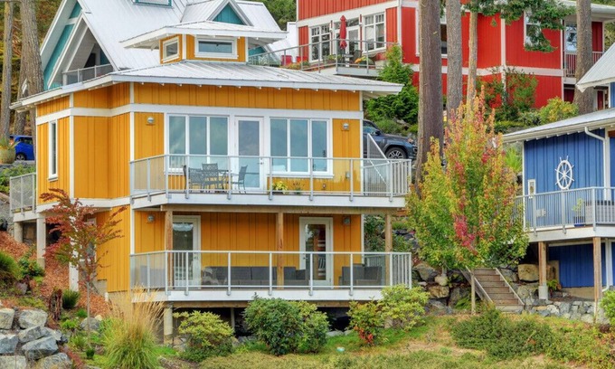 Sooke House | Tiny house with a BIG View