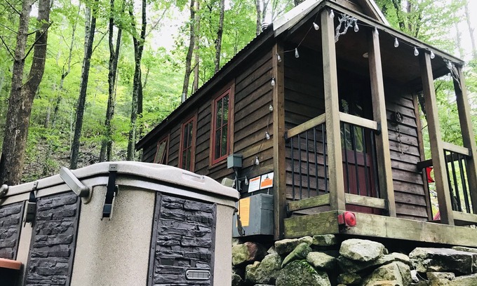 Newport Cabin | Tiny Owl Cabin – Tranquil Forest Retreat with Hot Tub and Creekside Setting