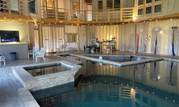 Missouri City House | Tiny School-Bus in a Barn!. with a hot tub!