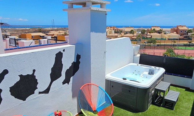 Geafond Apartment | Tiny studio ,private jacuzzi, bathroom, Lanzarote views. Swimming pool.parking.