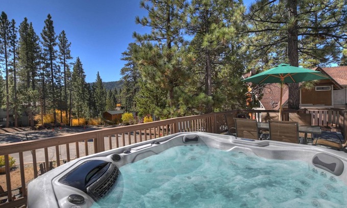 Fox Farm Cabin | Tioga Hideaway By Destination Big Bear: Pet Friendly! Spa! Quiet Cul de Sac! Firepit! Fenced Yard! AC!