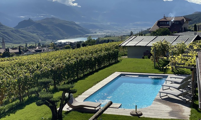 Caldaro Sulla Strada del Vino Apartment | Tip . Dream apartment with a unique lake view and pool WiFi