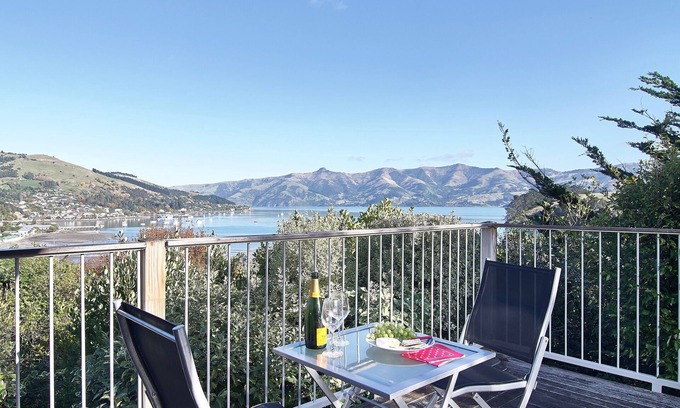 Akaroa Cottage | Tiro Treasure - Akaroa Holiday Home