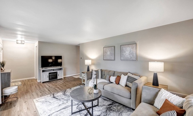 Green Bay House | Titletown Retreat! Less than one mile to stadium.