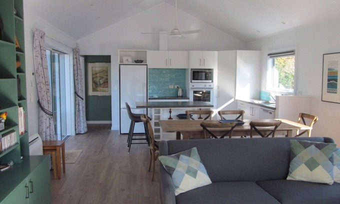 Greytown House | Tiwakawaka Haven - Greytown New Zealand