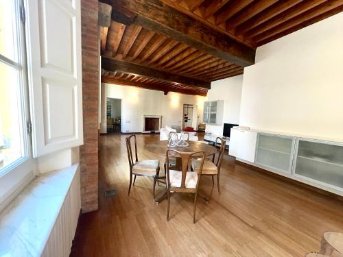 Lucca Historical Center Apartment | Tizzi's Home