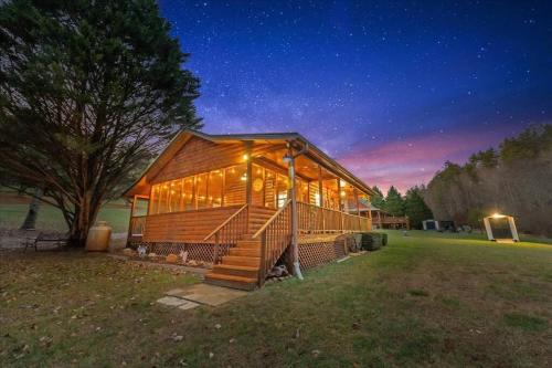 Suches House | TNT II Creek Front, Hot Tub, Fire Pit
