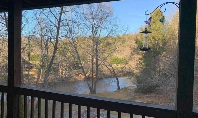Suches House | Toccoa Riverfront Cabin 3 Bedrooms 3 Baths Private Hot Tub