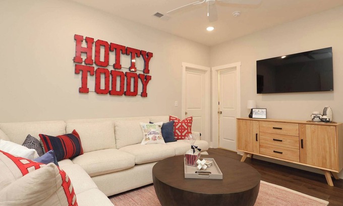 Oxford House | Toddy Reserve by Apex Short Term Stays