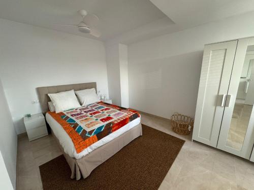 Almeria House | Tokyo Rooms Los Genoveses Habitacion PREMIUM con baño privado