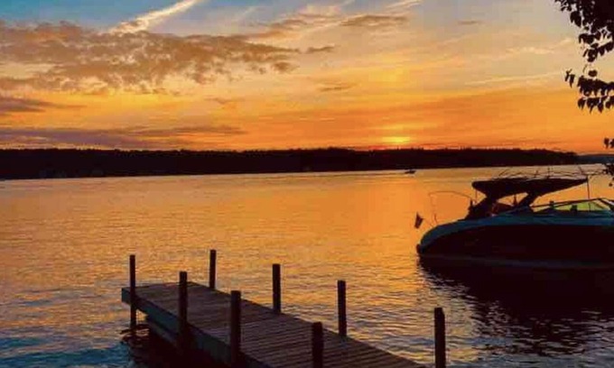 Gilford House | Tom’s Cabin Lake Winnipesaukee