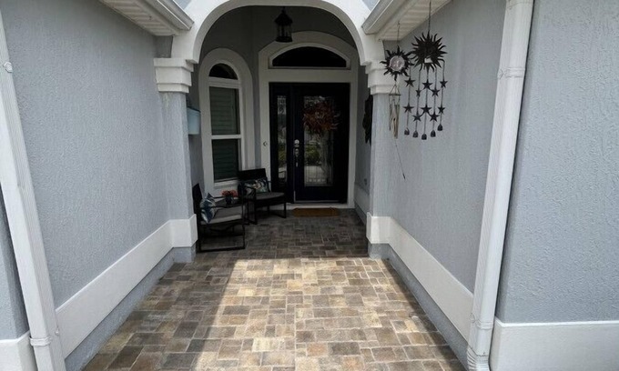 Fruitland Park House | Tommy Bahama Themed Designer Home