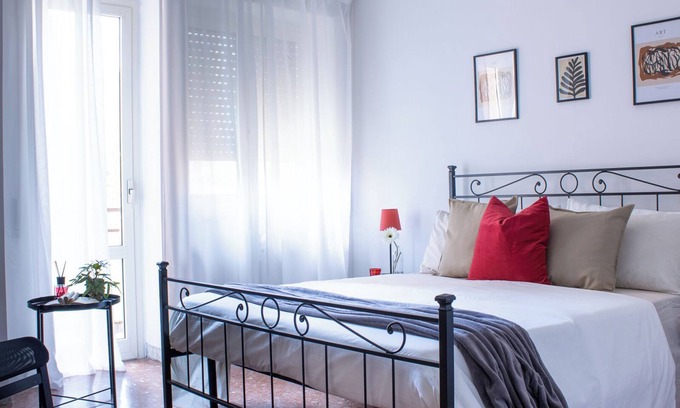 Quartiere XI Portuense Apartment | Tommy's flat - Three Bedroom Apartment, Sleeps 7