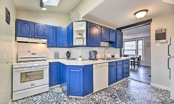 Tonawanda Apartment | Tonawanda Apartment Steps to Niagara River!