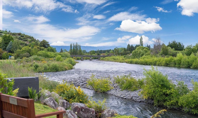 Turangi House | Tongariro Base Camp - Turangi Holiday Home