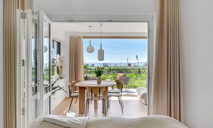 Kerteminde Apartment | Top apartment with beautiful location on Kerteminde Bay.