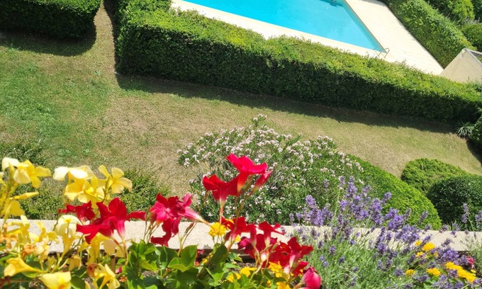 Les Beaux-Arts Apartment | Top floor apartment with pool in a city center park near the Corum