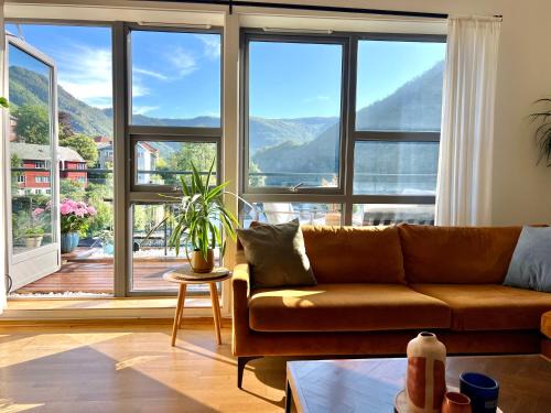 Bergenhus Apartment | Top floor apartment with mountain view, terrace 22sqm, free parking
