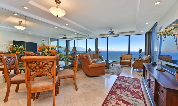 Honokowai Condo | TOP FLOOR! Beachfront - Penthouse! 10% off for last-minute bookings