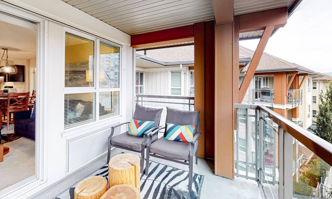 North End Condo | Top-floor condo w/fast WiFi, furnished balcony, private grill, shared pool & gym
