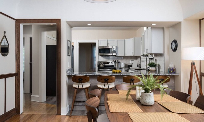 Shorewood House | Top Floor Home w/Parking Spot