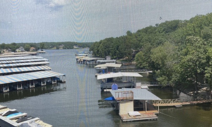 Osage Beach Condo | Top floor, one bedroom condo on the lake!