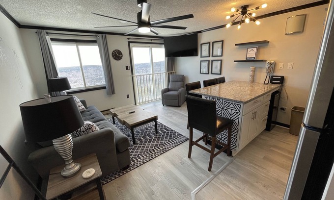 Snowshoe Condo | Top floor Ski-in/Ski-out 1 br at Snowshoe Mountain Lodge w/NEW private balcony!