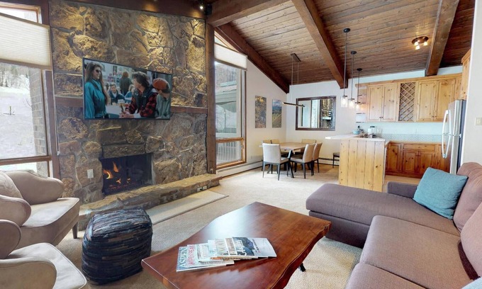 Snowmass Village Condo | Top of the Village - Slope 405