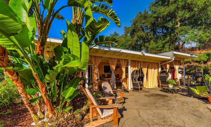 Topanga House | Topanga Dreaming 3 Bedroom House with Sauna Jacuzzi and Views