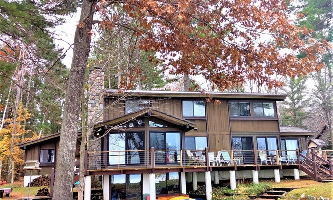 Alden House | TORCH LAKE - MAKE LASTING MEMORIES
