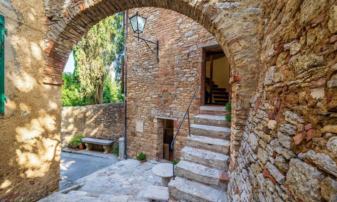 Serre di Rapolano Apartment | Torre di Serre - Medieval tower rental