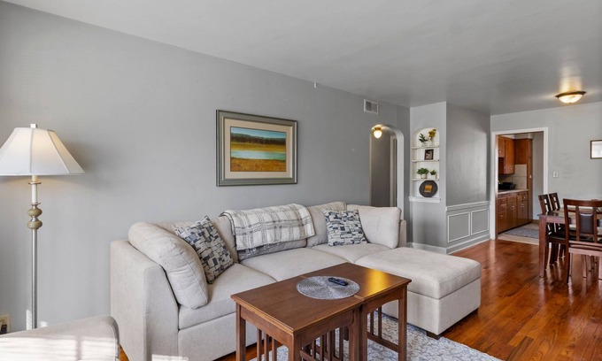 Washington Heights Apartment | Tosa's Cozy Corner - Pet & Family Friendly, Walkable, Near Downtown Tosa & MKE!