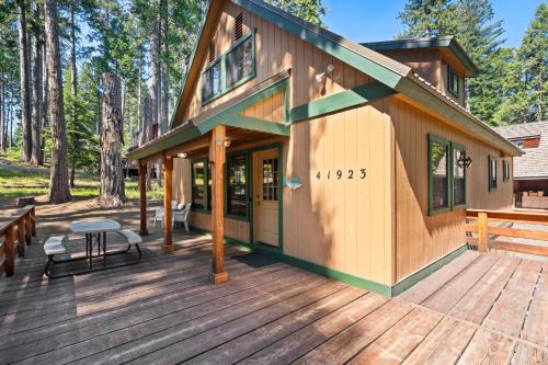 Shaver Lake House | Toste Cabin- Spacious 3br Cabin In East Village!