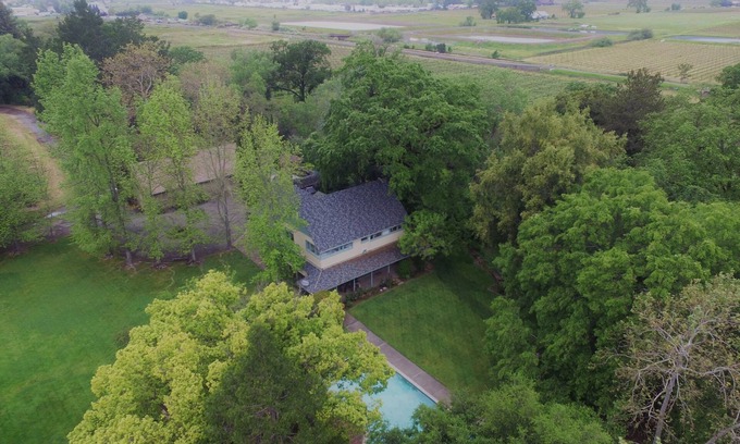 Calistoga House | Total Privacy only 5 minutes from Calistoga