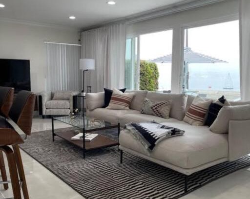 Belmont Shore Apartment | Touch of Heaven