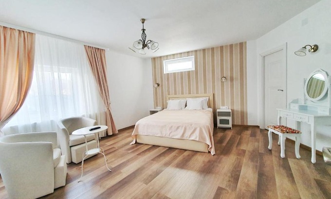 Curtea De Arges House | Tourist B&C