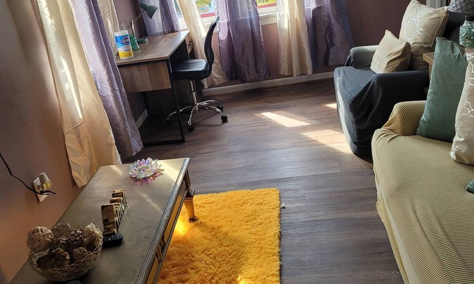 Niagara Falls Apartment | Tower Of Little Italy