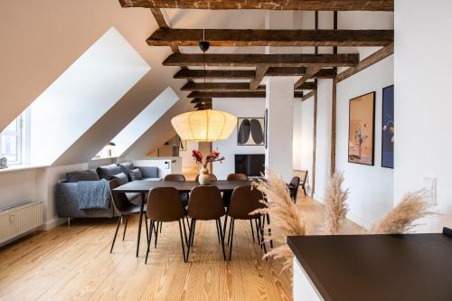 Copenhagen City Centre Apartment | Town Hall Penthouse by Daniel&Jacob's