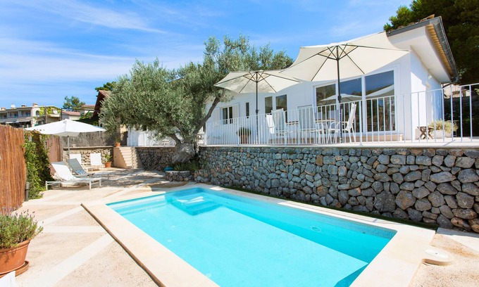Soller Villa | Town house with pool near the beach – Casa Viktoria